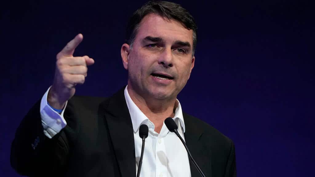 El Partido Liberal oficializa la candidatura presidencial de Flávio Bolsonaro en Brasil