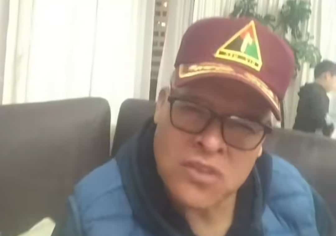 Juan José Zúñiga sale de prisión bajo detención domiciliaria y denuncia ser un trofeo político