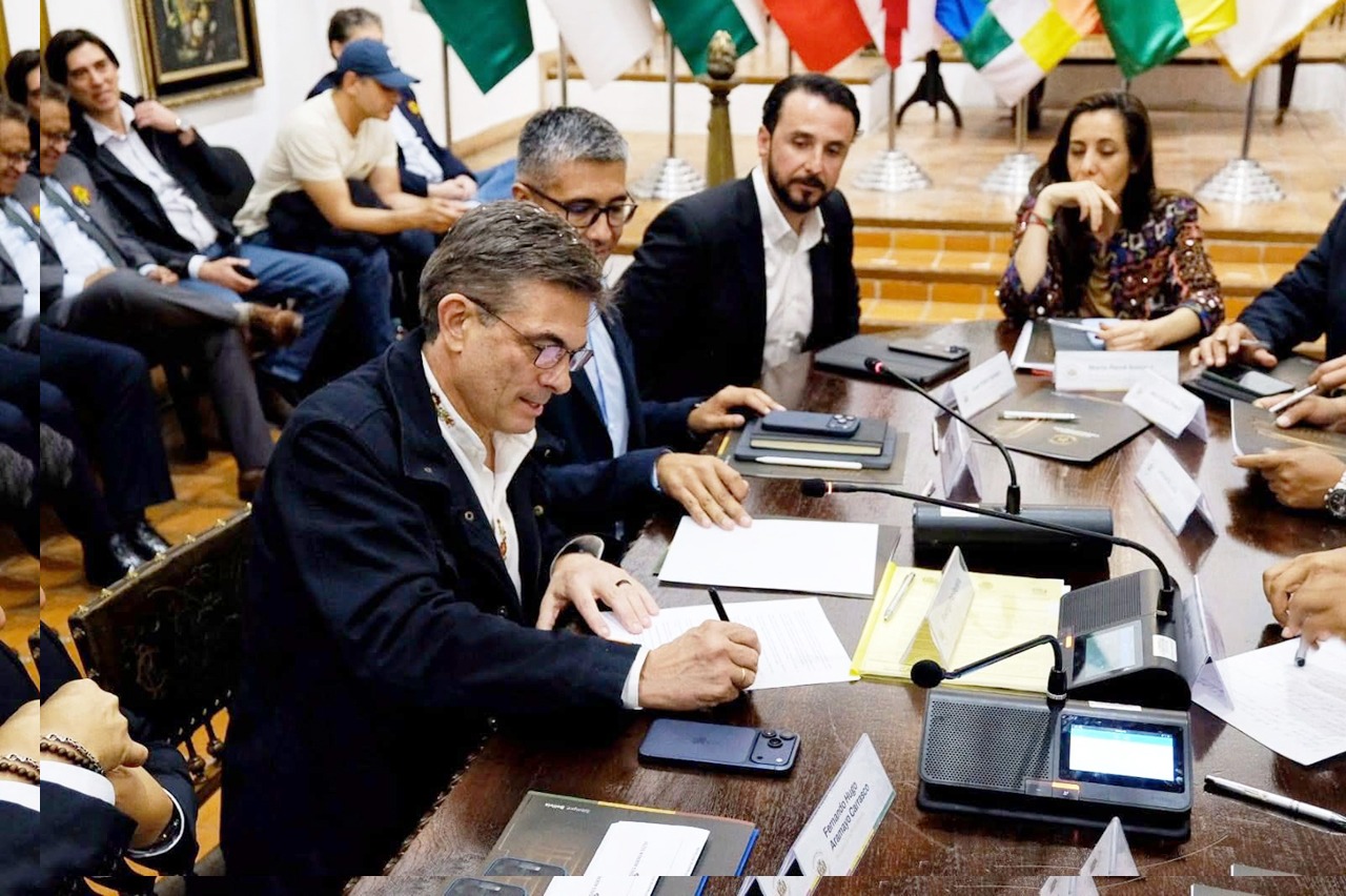 Gobernaciones y Gobierno alistan ley para aplicar la redistribución tributaria del 50-50 desde 2027 Foto: RPP