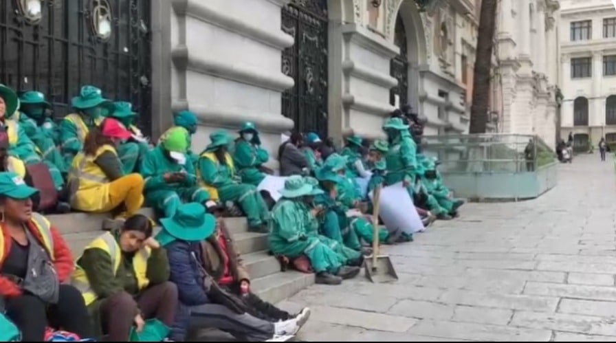 Trabajadores del aseo rechazan el operativo de la Alcaldía de La Paz y anuncian huelga de hambre
