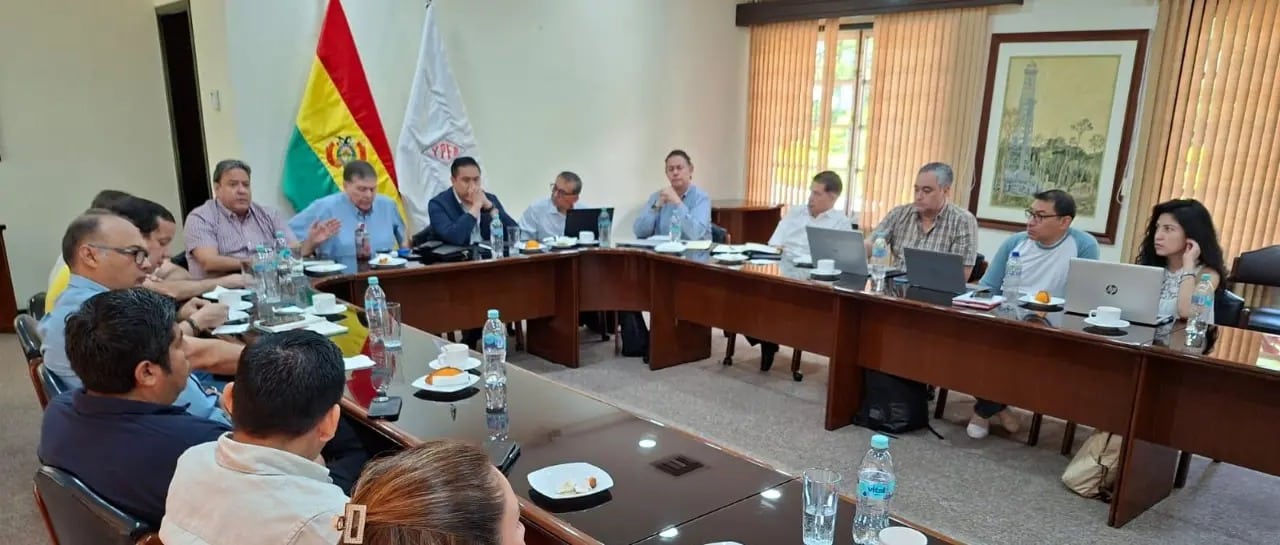 Cisterneros levantan medidas de presión tras pactar con el Gobierno un cronograma de pagos