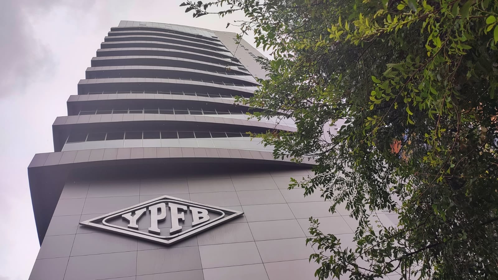 El Gobierno anuncia una reforma integral del sistema de YPFB tras la intervención por denuncias de corrupción