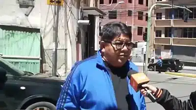 Los choferes de La Paz garantizan el servicio este lunes y convocan a un ampliado por el diésel