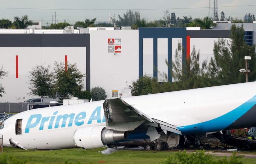 Cinco muertos tras el despiste e incendio de un avión de carga en el Aeropuerto Internacional de Miami
