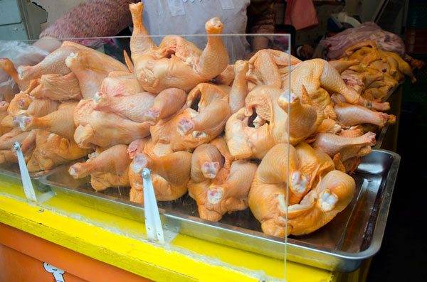 El precio de la carne de pollo sube hasta los 18,50 bolivianos tras el fin de la subvención al diésel