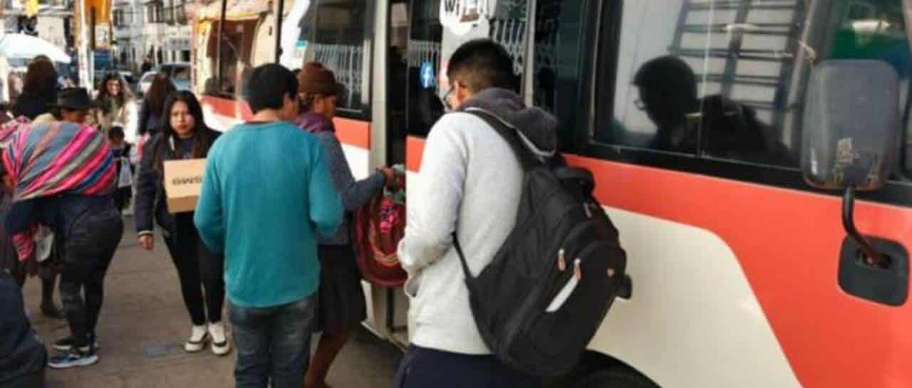 Sindicato de micros en Sucre determina nivelar el pasaje de Bs 3 a Bs 6 tras el fin del subsidio al diésel Foto: Radio Éxito