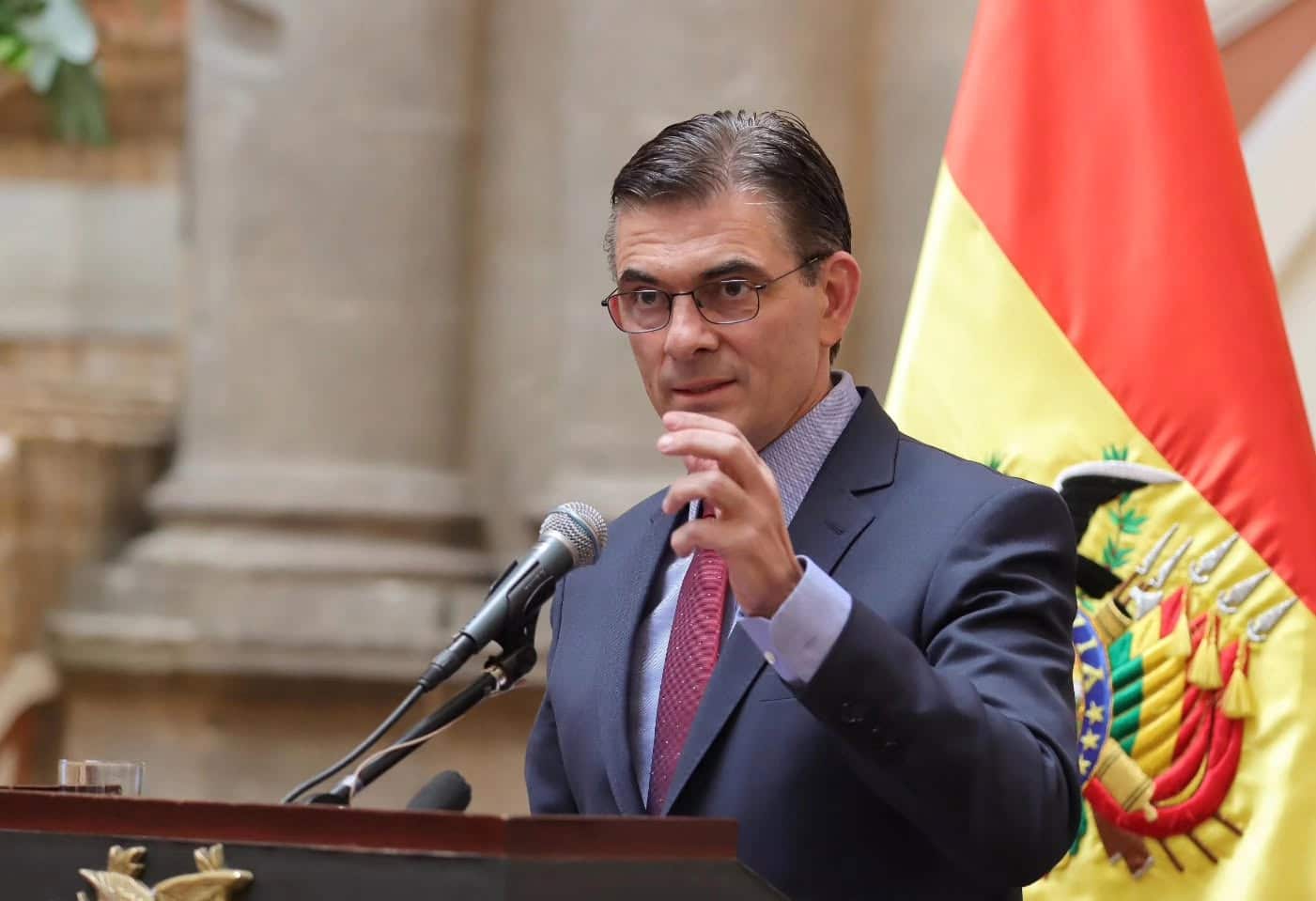El Ejecutivo promulga la Ley 1765 que pone en vigencia crédito de 1.900 millones de dólares con el FMI Foto: ERBOL