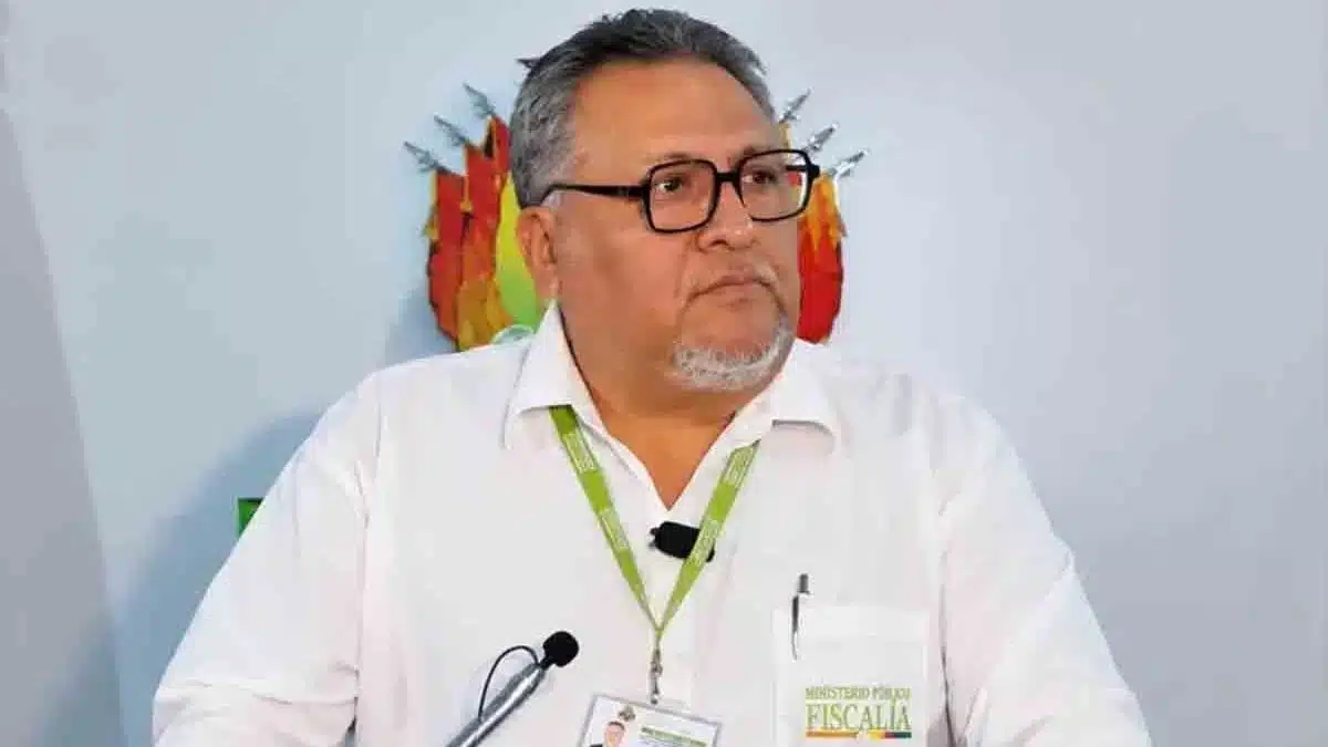 Cesa el arresto del fiscal Luis Montaño tras declarar por presunta usurpación de funciones