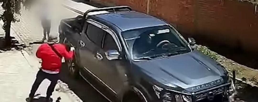 Sustraen 200.000 dólares en un atraco con disparos a una mujer en El Alto