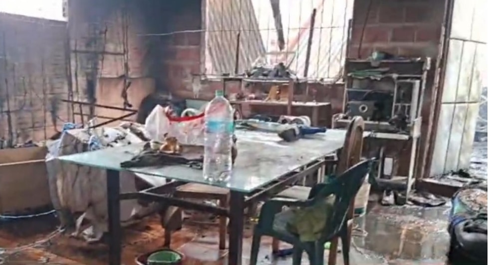 Un incendio consume la vivienda y el taller de un bombero voluntario en el barrio El Manantial de Tarija