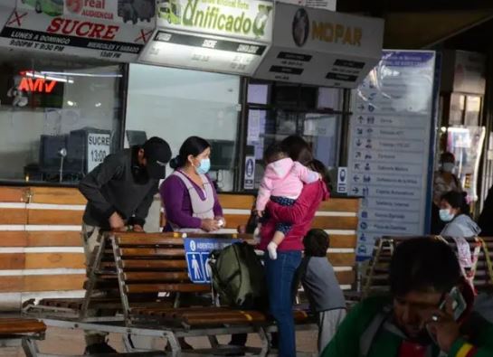 La demanda de pasajes interdepartamentales cae tras la fijación de las nuevas tarifas del transporte Foto: Opinión