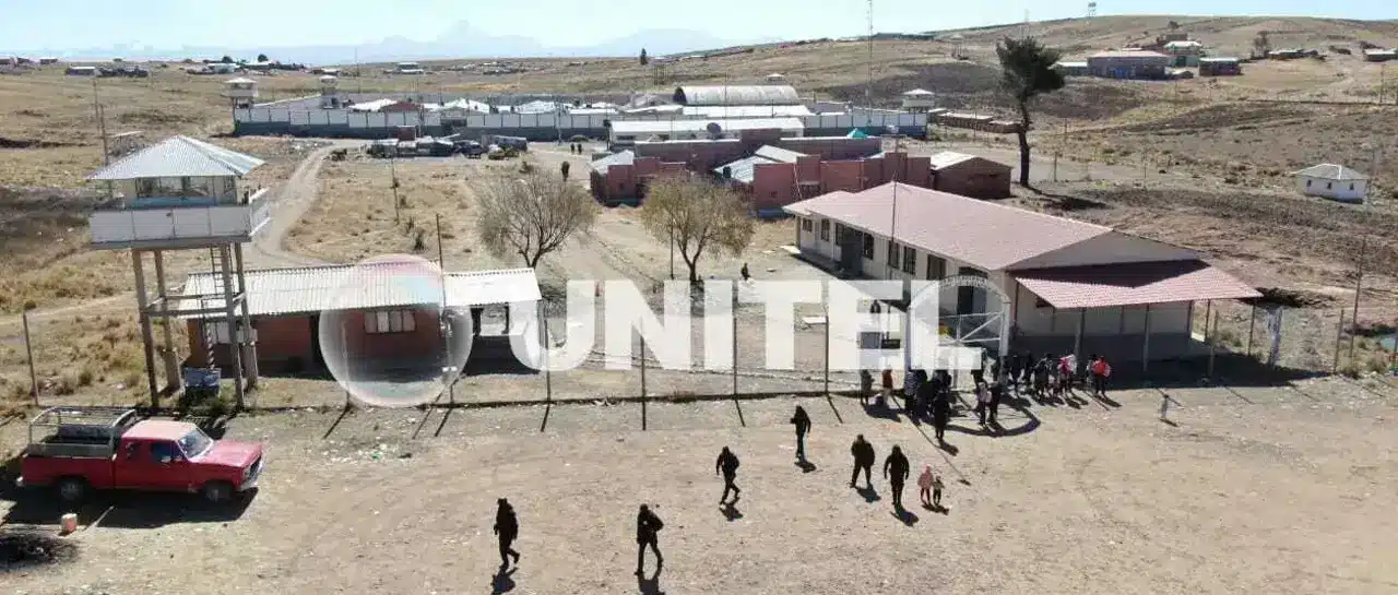 La Policía aprehende a un reo y a la madre por la violación de una adolescente en Chonchocoro Foto: UNITEL