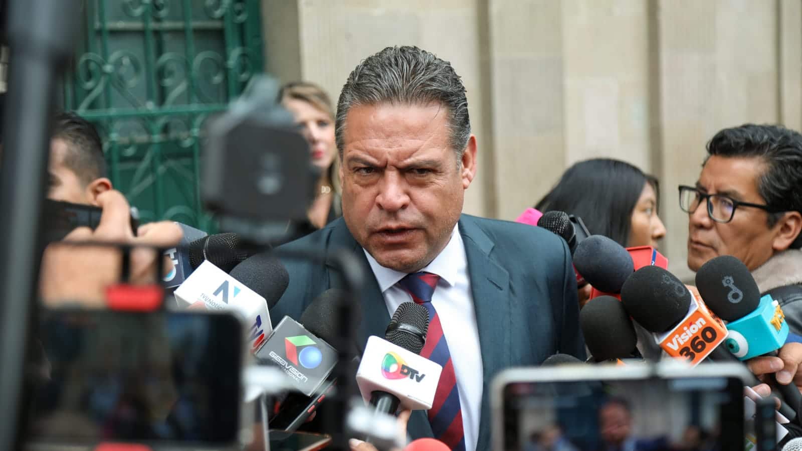 Luis Revilla pide a los panificadores evaluar la economía familiar antes de subir el precio del pan